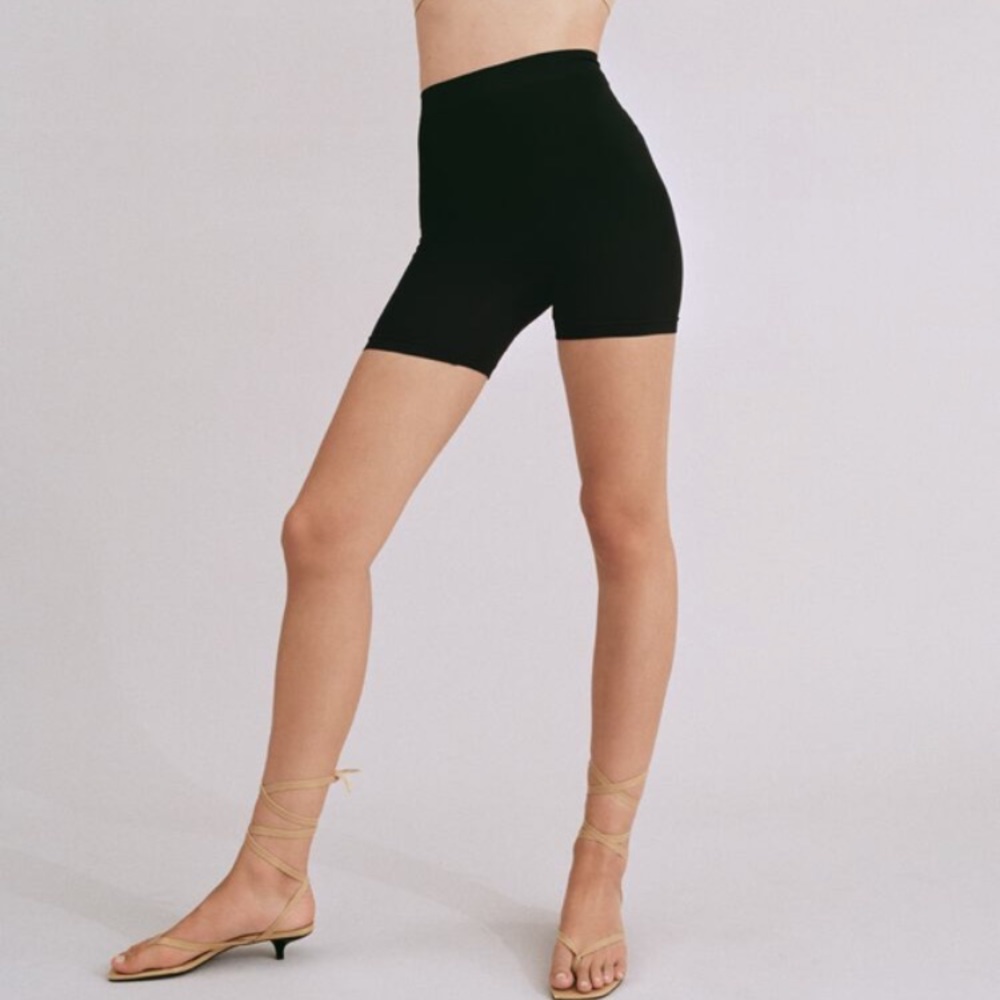 𝗡𝗪𝗧 𝗭𝗮𝗿𝗮 • Seamless Shapewear Bike Shorts Contour Fit Black XS-S